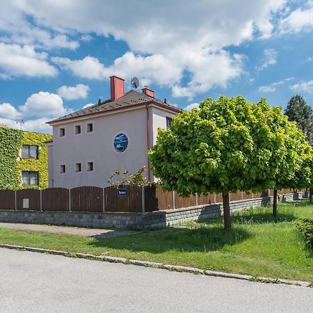 Penzion Leknin Třeboň Exteriör bild