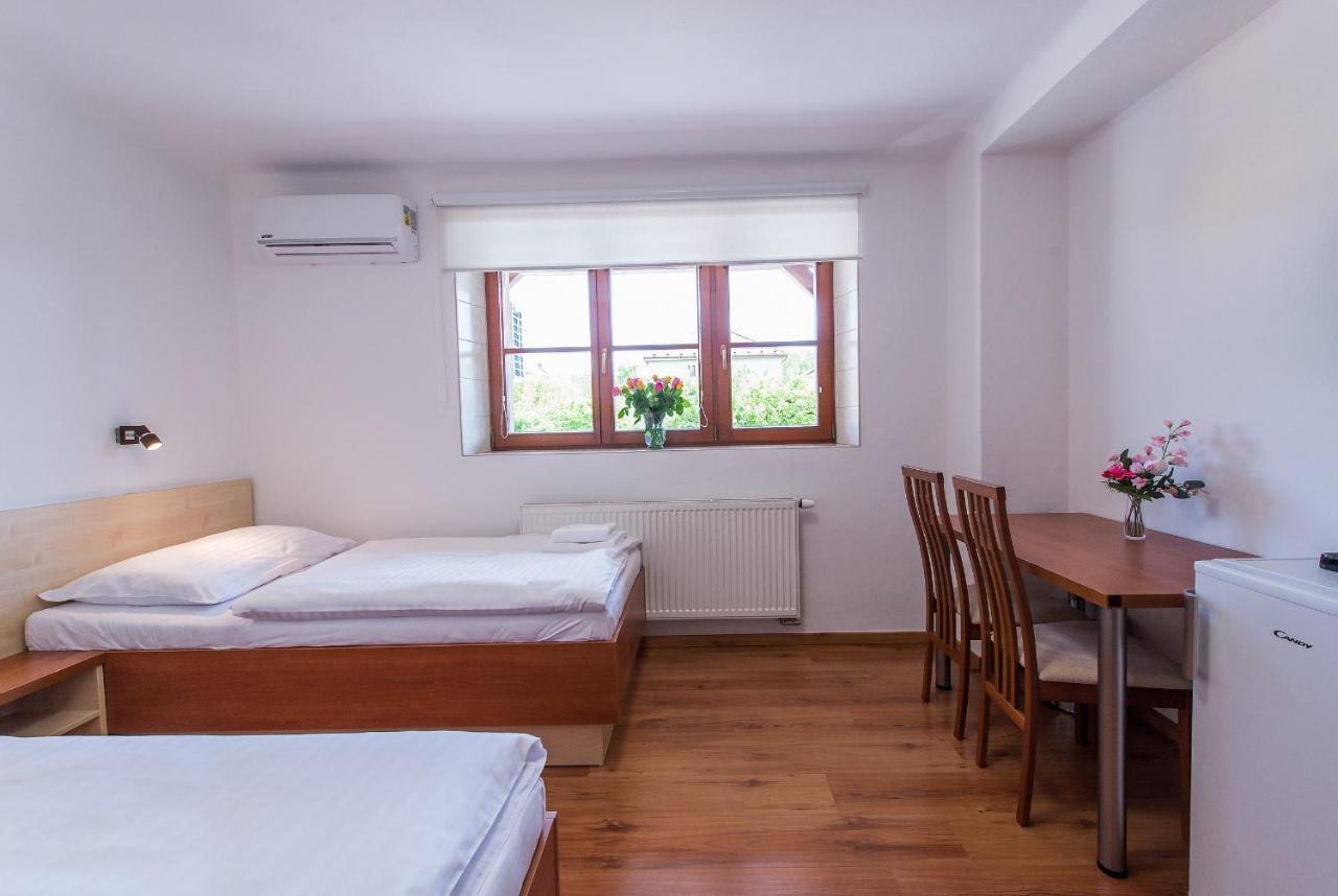 Penzion Leknin Třeboň Exteriör bild