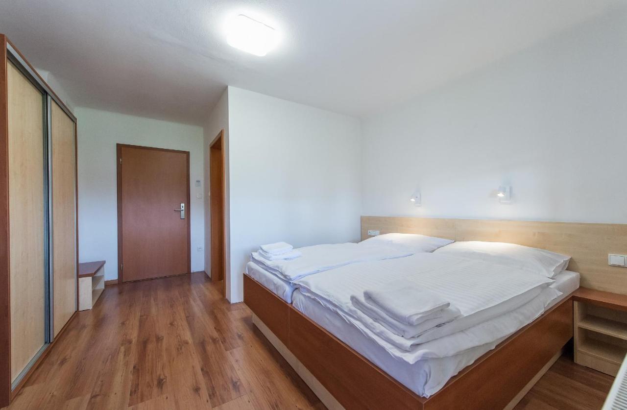 Penzion Leknin Třeboň Exteriör bild