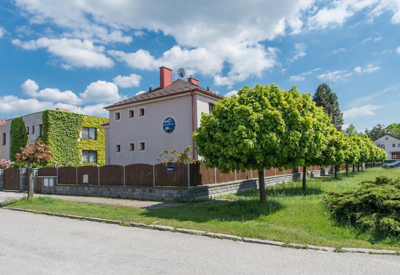 Penzion Leknin Třeboň Exteriör bild